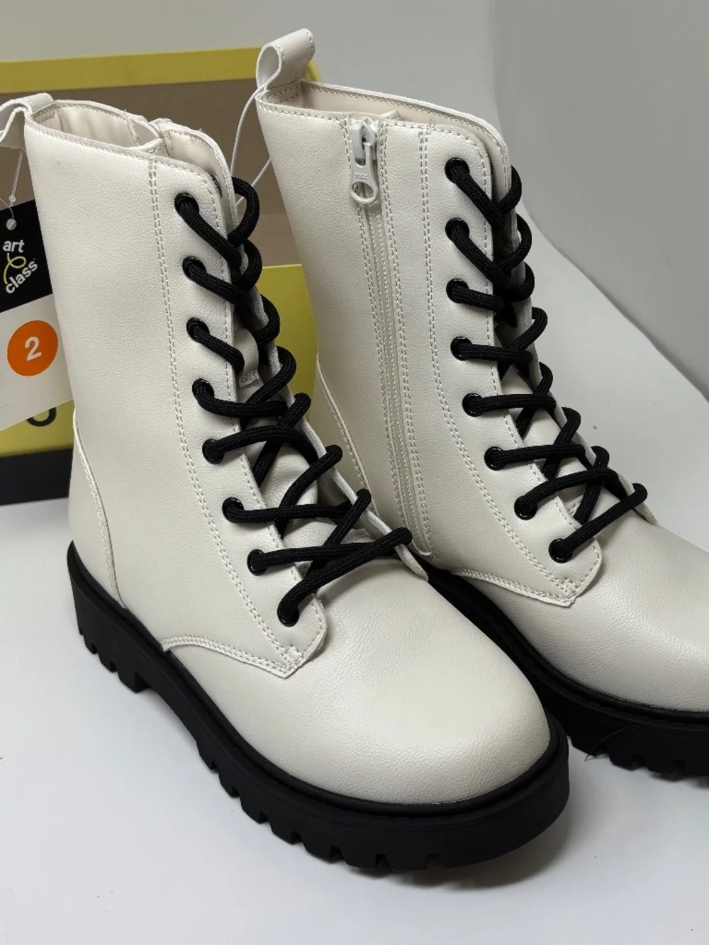 Art Class Girls Size 2 Khari Zip Up Boots Cream Faux Leather Black Lug Soles NEW